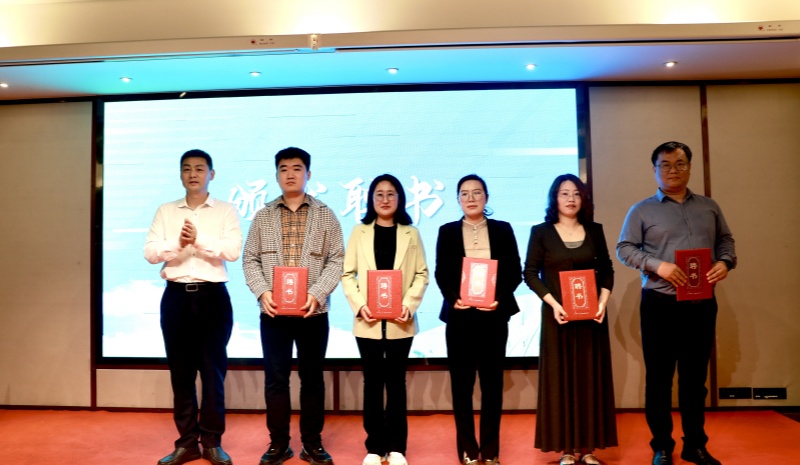 沃土引智 科创共赢——镇江泰州商会应邀参加姜堰农业园区招商推介会(图4) 沃土引智 科创共赢——镇江泰州商会应邀参加姜堰农业园区招商推介会(图4)