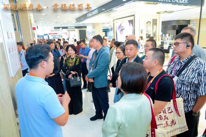 走进胖东来 探寻“心”力量 ——镇江泰州商会四届一次理事会暨胖东来研学活动成功举行(图3) 走进胖东来 探寻“心”力量 ——镇江泰州商会四届一次理事会暨胖东来研学活动成功举行(图3)