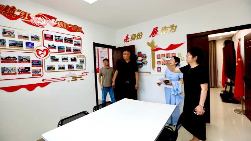 走访基层听心声 凝心汇智促发展—市政协副主席周文娟走访镇江泰州商会(图7)